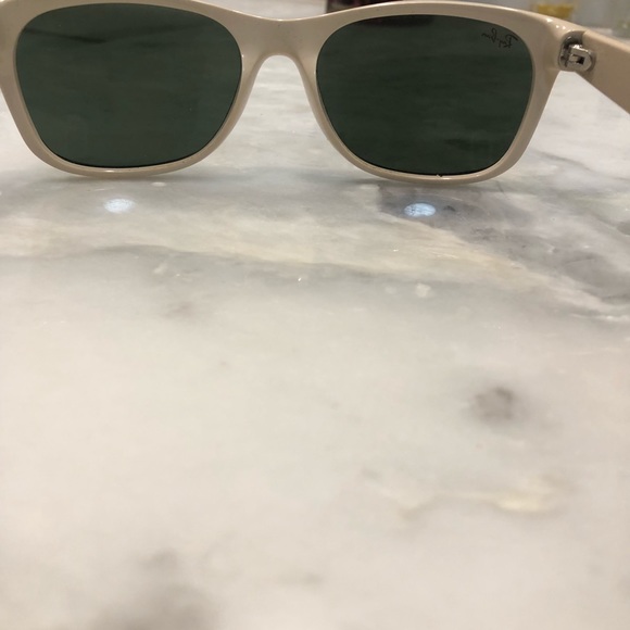 Ray- Ban sun glasses - Picture 6 of 7